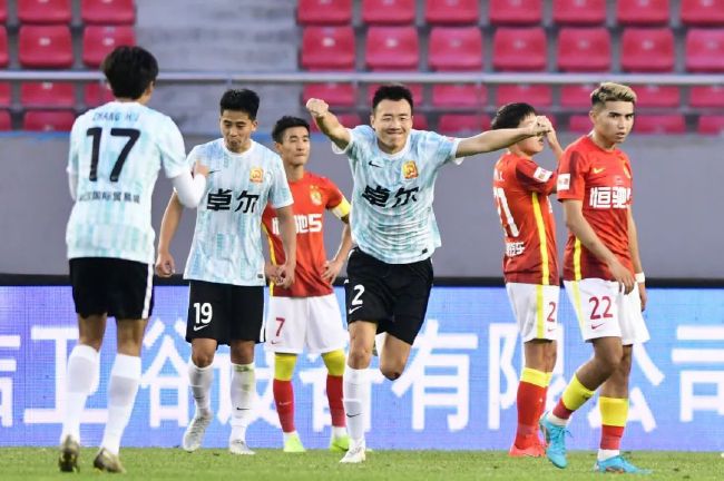 曼联欧冠出线概率仅6.05% 小组第四概率66.31%本赛季欧冠小组赛第5轮比赛结束，曼联客场3-3加拉塔萨雷，5轮后积4分排名小组第四。